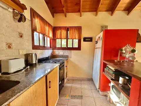 Hernandez entre Albatros y Brown