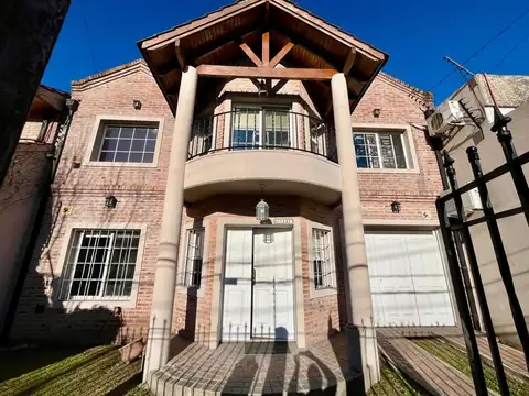 Chalet en Castelar Norte con tres dormitorios