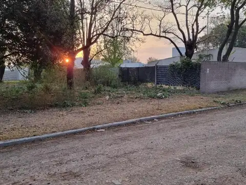 Venta terreno 450 m2 en Arequito