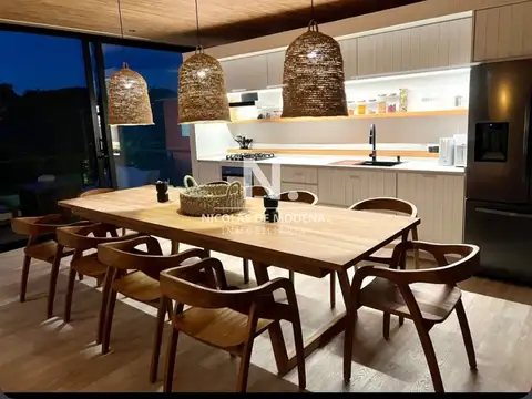 Espectacular casa en venta de 3 dormitorios, con piscina y vista a agradable entorno