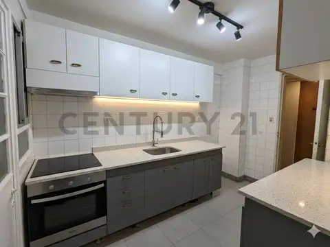 Av. Independencia 3500, Piso 1