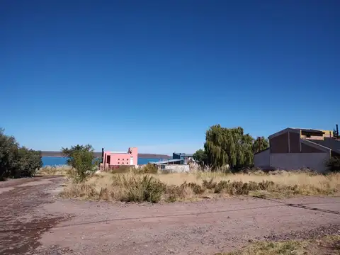 Piedras Coloradas, Villa el Chocón