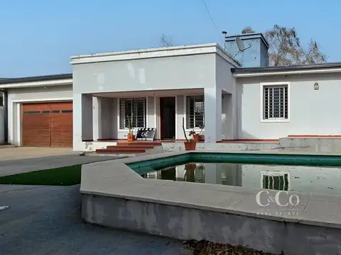 Casa en Venta con 1 cochera