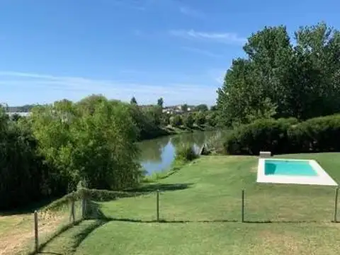 Hermosa Casa a estrenar en  Canton Islas