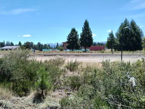 En barrio privado Solares del Este, Bariloche lote plano de 1000 m2.