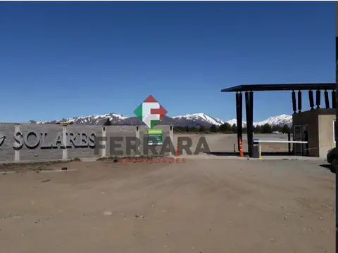 En barrio privado Solares del Este, Bariloche lote plano de 1000 m2.