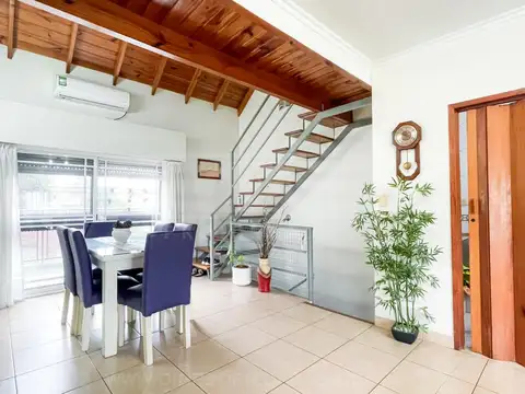 Depto Tipo Casa en Venta de 3 ambientes