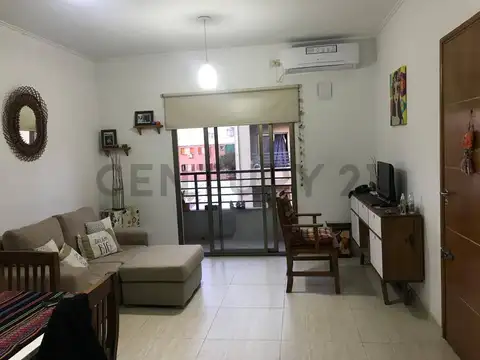 25 entre 56 y 57 , Piso 0