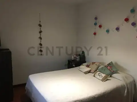 25 entre 56 y 57 , Piso 0