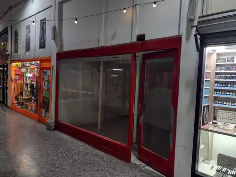 Alquiler Local en Galeria Liniers Zona Comercial
