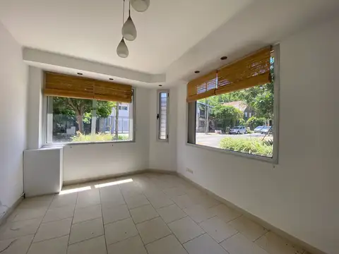 Local en Alquiler en Acassuso, USD 900