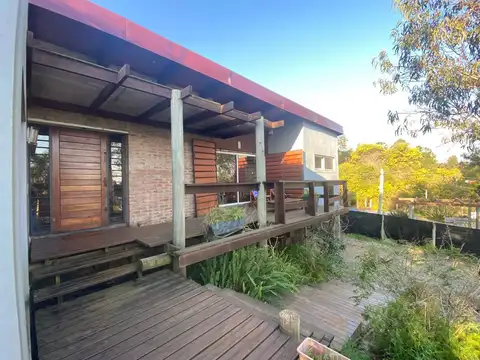 VENDO CASA FLORESTA 3 DORMITORIOS TERRENO Y VISTA