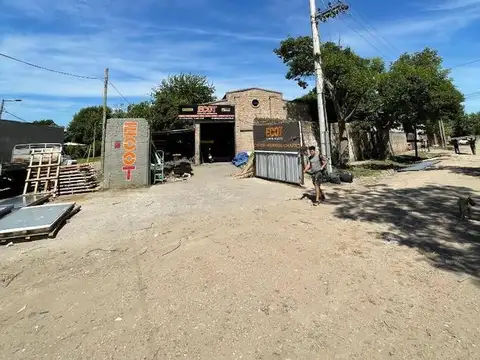 ENORME GALPON DE 960M2 EN ALQUILER!