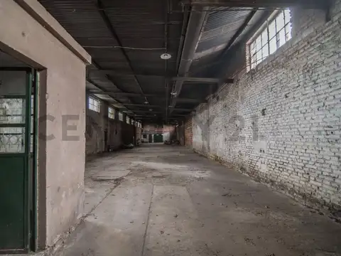 Galpon en Venta 42  mts Fondo