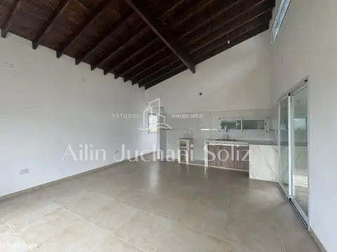 Casa 4 ambientes con 2 baños