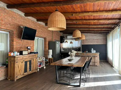 Casa en venta Barrio Cube frente al Lago