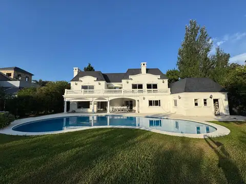 CASA EN VENTA EN CAMPOS DE ALVAREZ - 4 CUARTOS EN SUITE