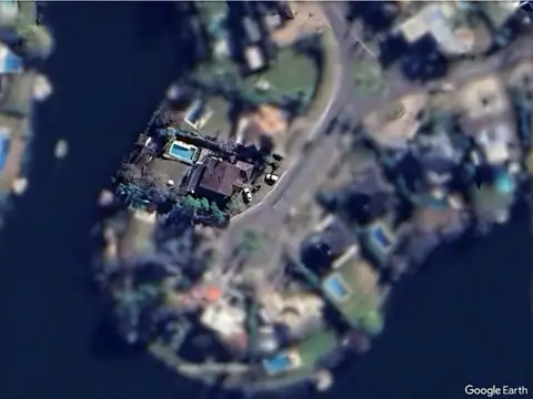 Casa 8 ambientes con 5 baños