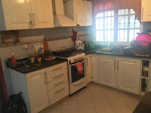 AMPLIO CHALET EN VENTA - HURLINGHAM