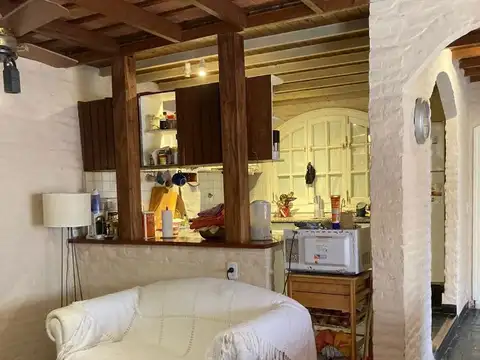 Casa 9 ambientes con 4 baños