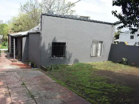 Casa 4 ambientes con 1 baño