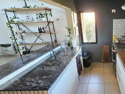 CASA EN VENTA SAN EDUARDO 4 AMBIENTES PILETA