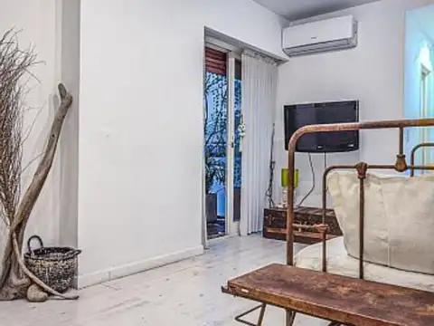 Carlos Pellegrini 1000, Piso 1