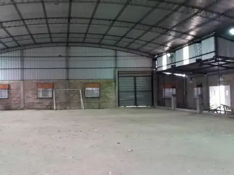 Galpon en Venta 55  mts Frente