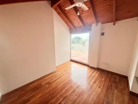 CASA EN ALQUILER 8 AMB ACASSUSO CON PISCINA