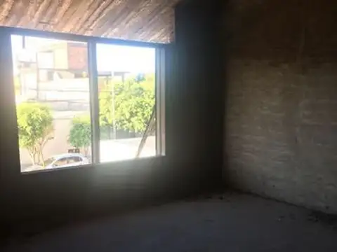 Venta De Casa 4 Ambientes - Caseros