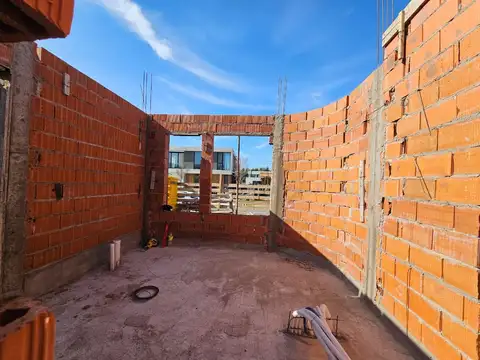 Casa 6 ambientes con 4 baños