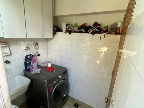 Casa en venta - 4 Dormitorios 4 Baños - 780,64Mts2 - Marcos Paz