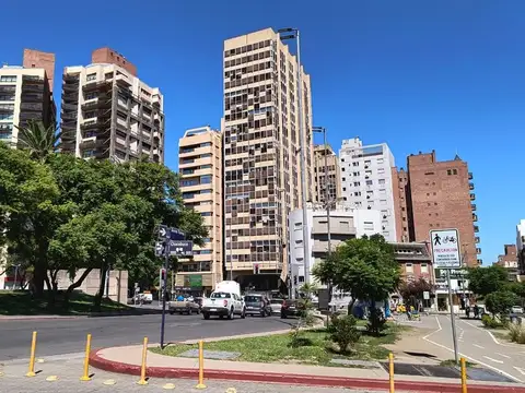 ALQUILA DEPTO  AMOBLADO 2 DOR PLAZA ESPAÑA COCHERA