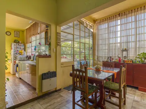 CASA A REFACCIONAR CON PATIO Y TERRAZA