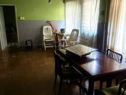 Casa 4 ambientes con 1 baño
