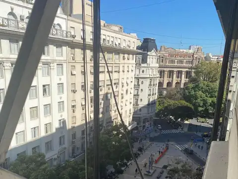 Roque Saenz Peña (cuadra peatonal) y Corrientes