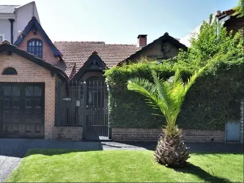 Casa  en Venta ubicado en Castelar, Morón, G.B.A. Zona Oeste - AMA0049_LP545118_8