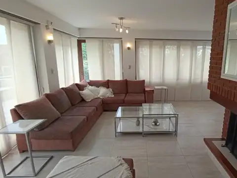 Casa en Alquiler Temporal de 4 dormitorios