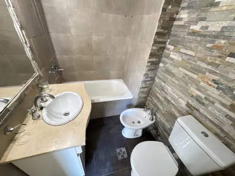 Oficina 3 ambientes con 1 baño