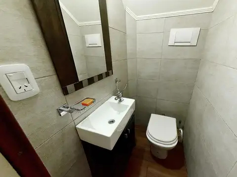 Depto Tipo Casa en Venta con 1 cocheras