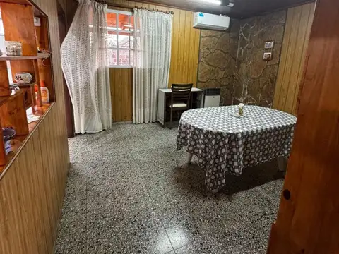 Casa 8 ambientes con 1 baño