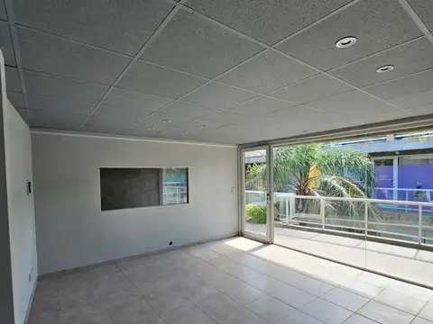 Oficina en Alquiler en Funes, $ 350.000