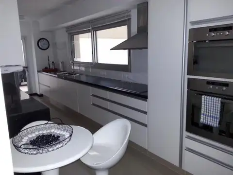 Departamento en Alquiler Temporal en Playa Brava, $ 10