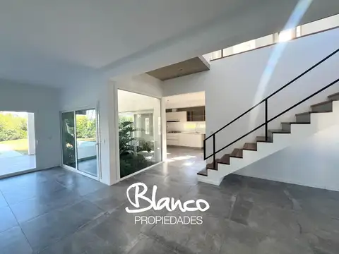 Casa en Venta al Oeste