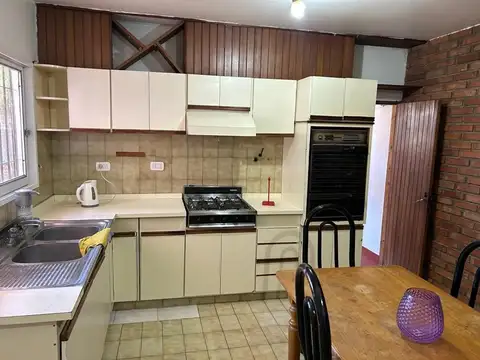 Casa en Alquiler en Villa Ballester, $ 850.000