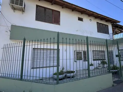 VENTA CASA DE 3 DORMITORIOS CON COCHERA EN VGG