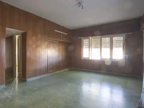 VENTA CASA DE 3 DORMITORIOS CON COCHERA EN VGG