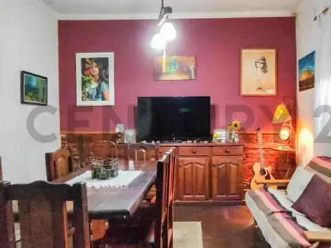 VENTA CASA 3 AMBIENTES CON GARAGE Y PATIO - Ciudadela Sur – Acepta Permuta