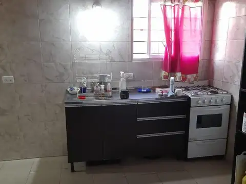 Venta Dos Locales y Dos Departamentos.