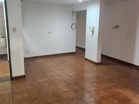 Casa en Alquiler con 2 cocheras